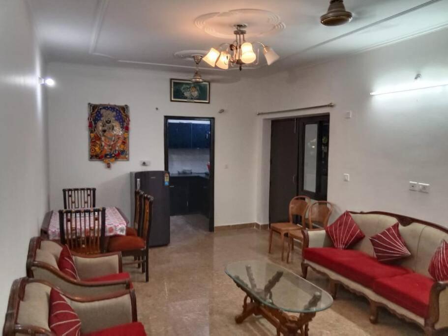Chandra Lata Home'S At Shri Krishna Sharnam Society Vrindavan Exterior photo