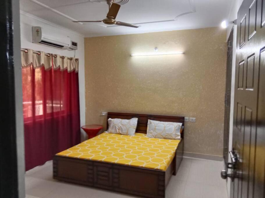 Chandra Lata Home'S At Shri Krishna Sharnam Society Vrindavan Exterior photo
